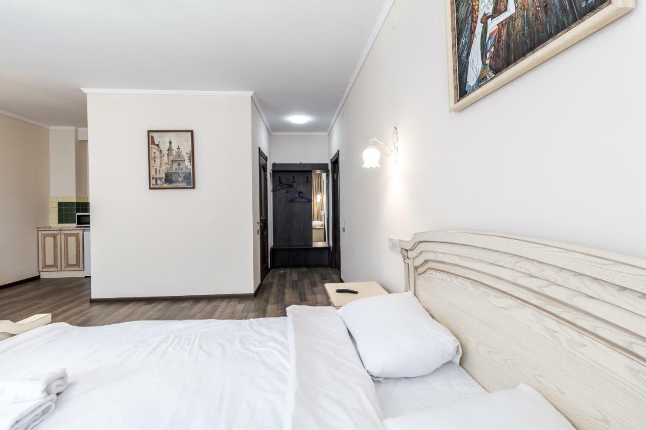 Opera House Apartment 3 Lviv Dış mekan fotoğraf